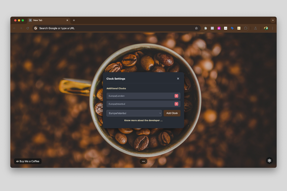 Screenshot showing different customizable clock layouts.
